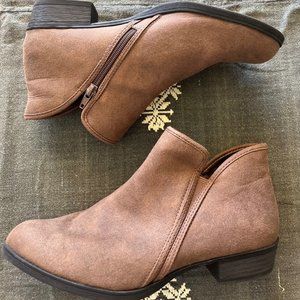 Time and Tru Womens Brown Faux Suede Bootie Size 10 Tan Side Zip Block Heel